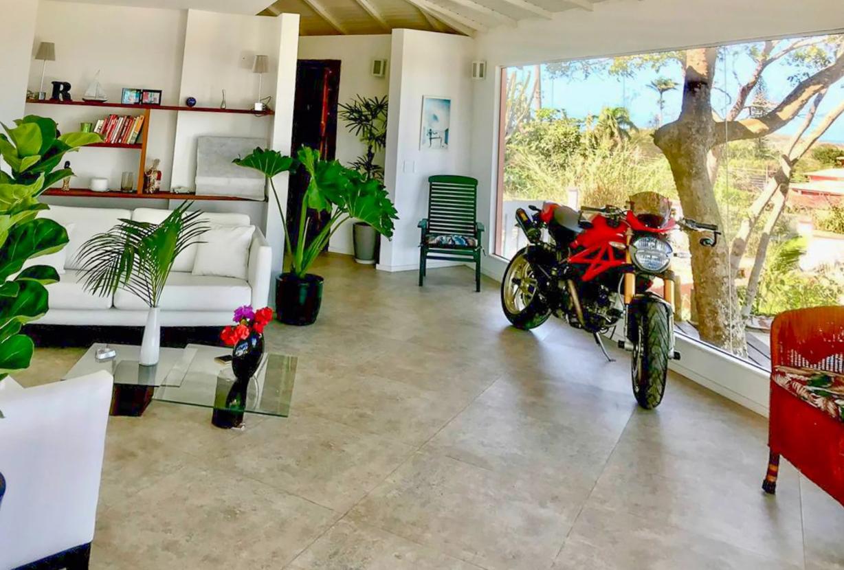 Buz059 – Casa com vista no Alto de Búzios