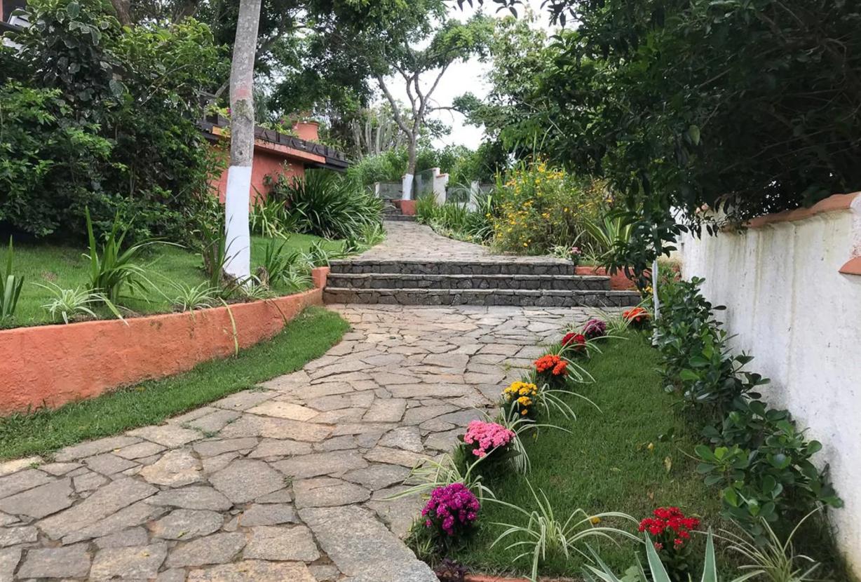 Buz059 – Casa com vista no Alto de Búzios