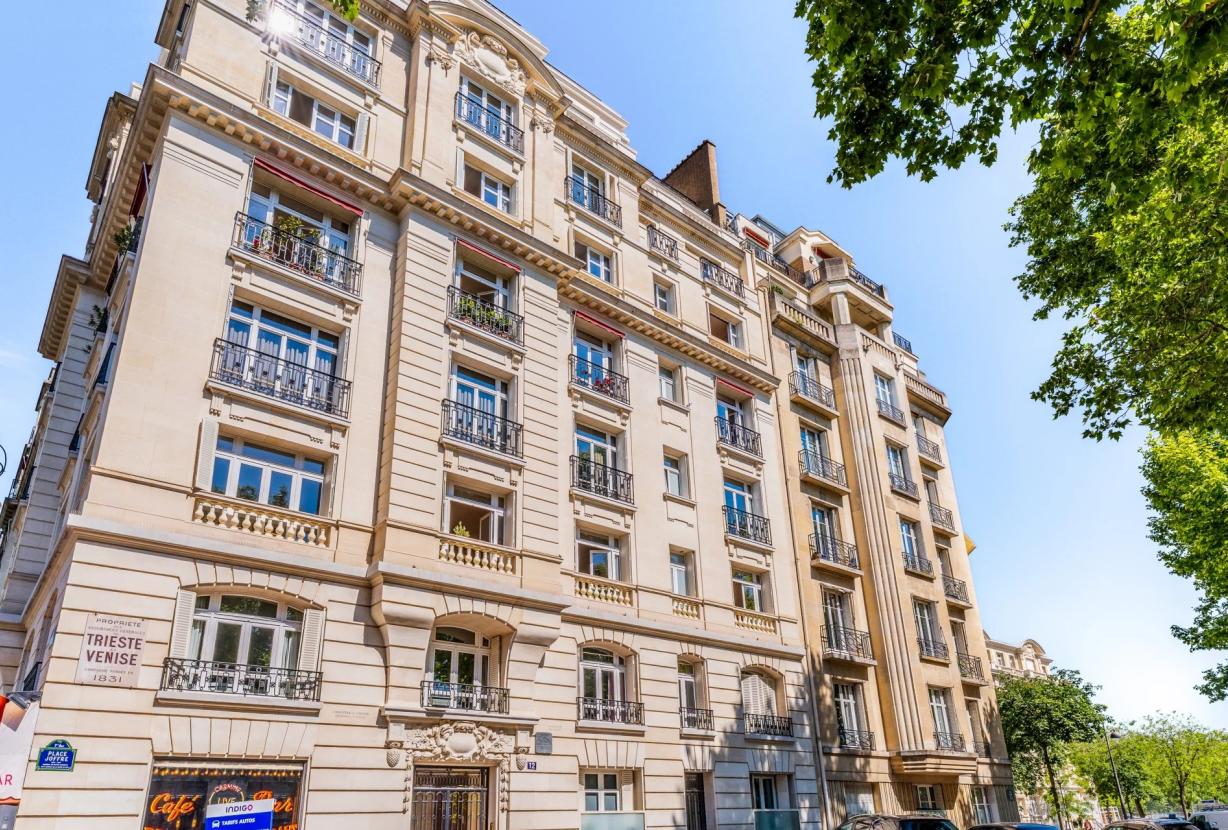 Par238 - Elegância e vista para a École Militaire