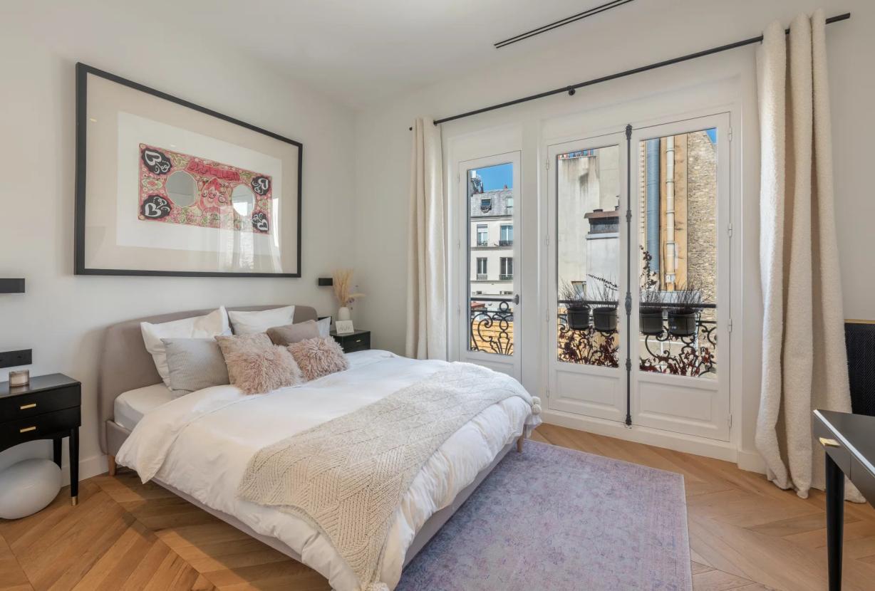 Par066 - Exceptional Paris Apartment with Panoramic Views