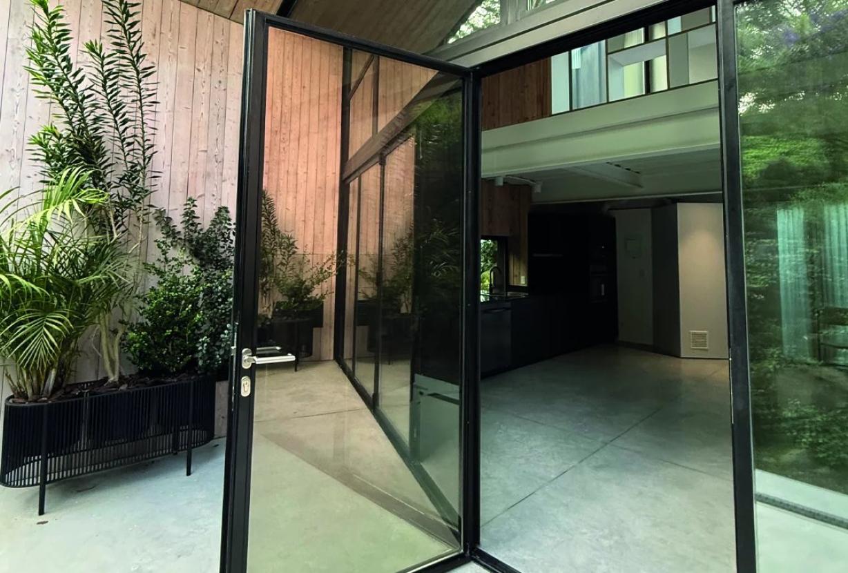 Med011 - Casa moderna con jardín en Alto de las Palmas