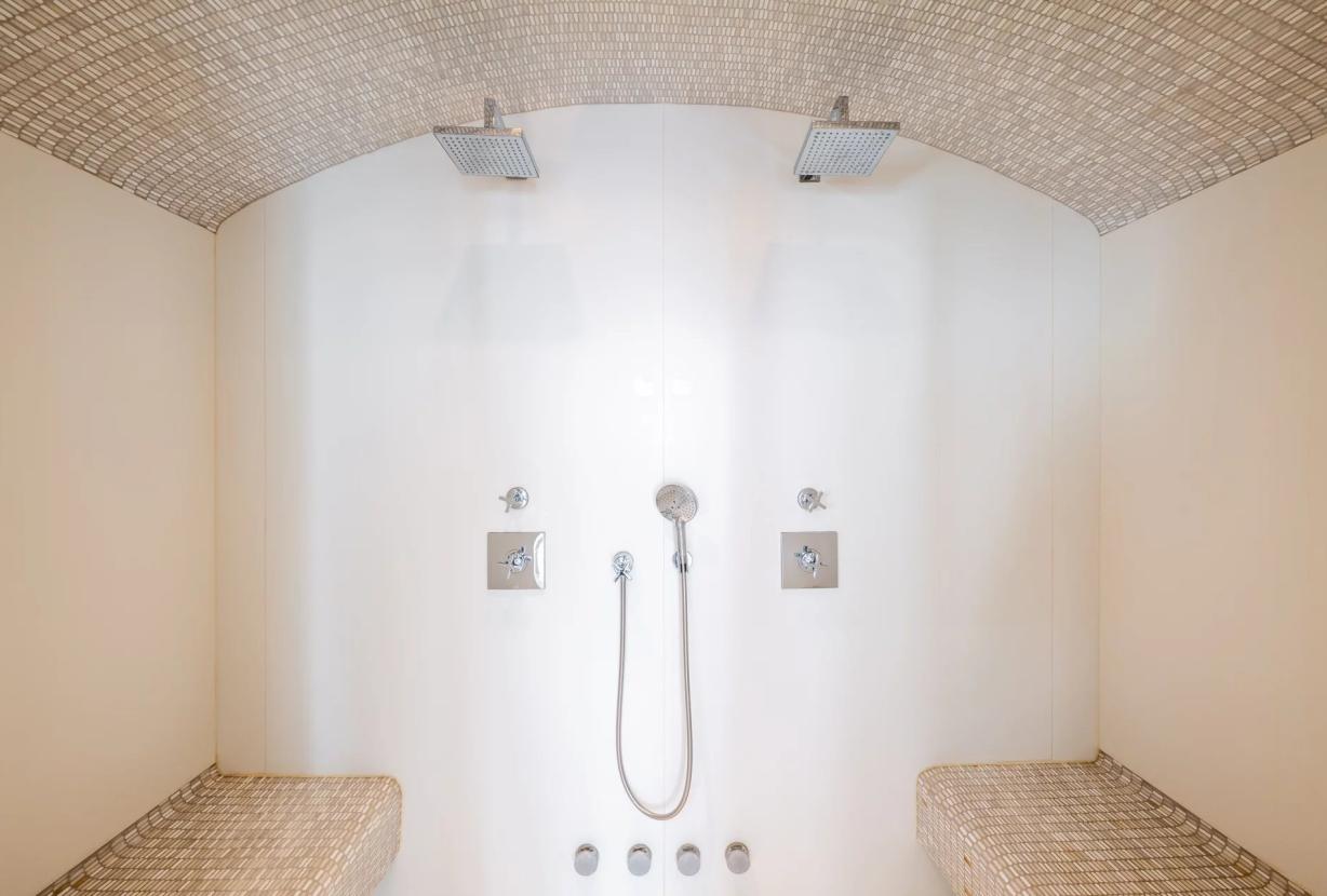 Par070 - Exceptional Apartment in the Heart of Saint-Germain-des-Prés