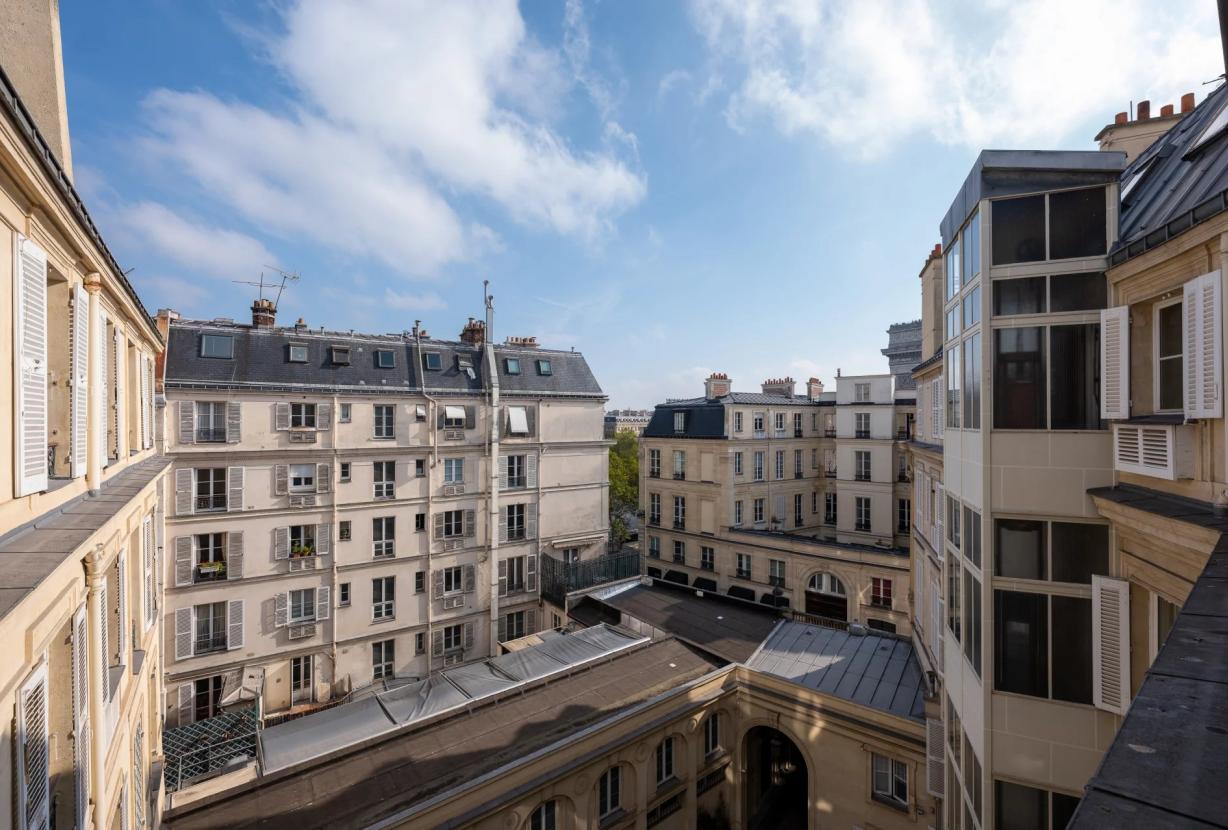 Par030 - Dernier étage avec vue Arc de Triomphe