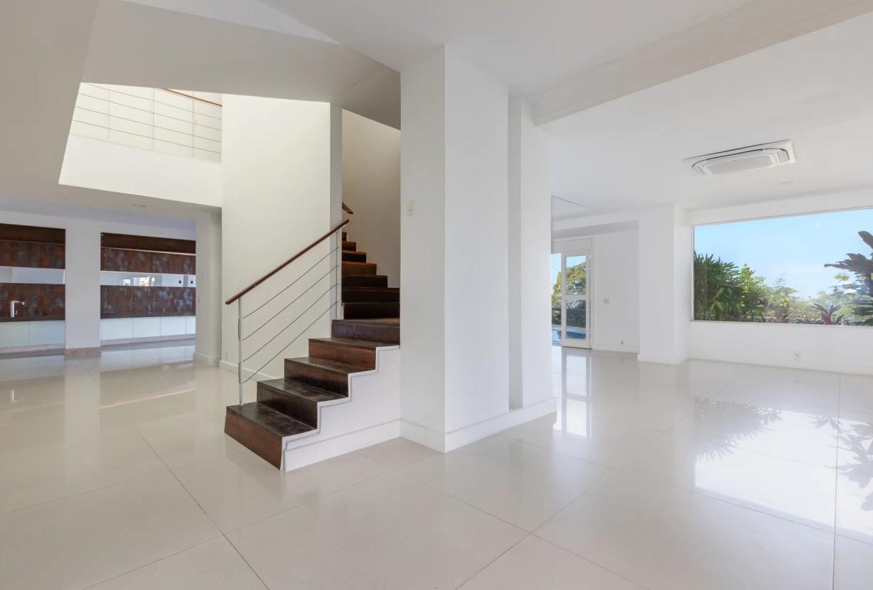 Rio096 - Unique Property in Laranjeiras – Iconic Views Over Rio