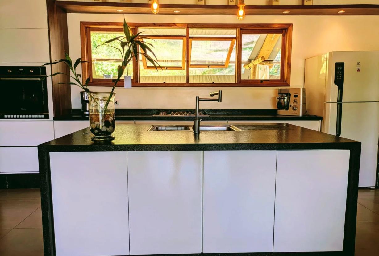 Pty016 – Hotel for Sale in Paraty
