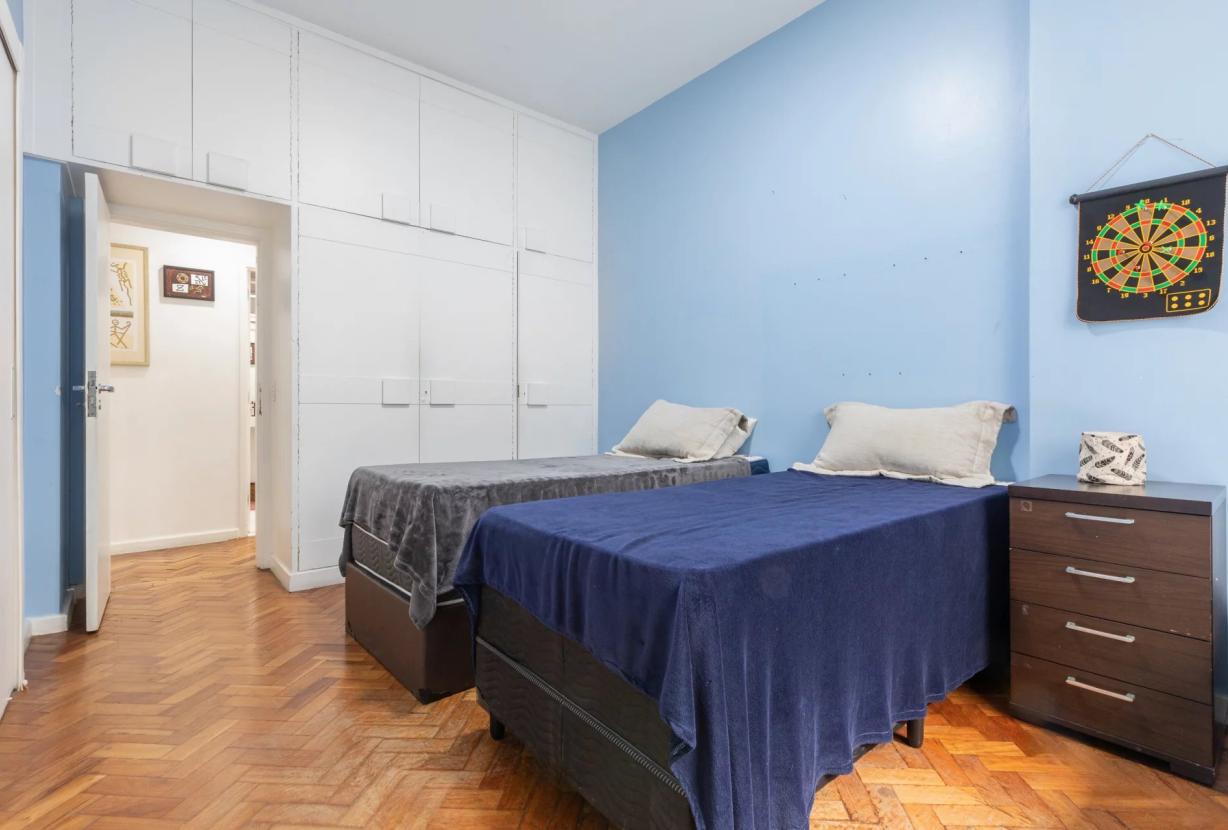 Rio374 - Apartamento espaçoso no Leblon