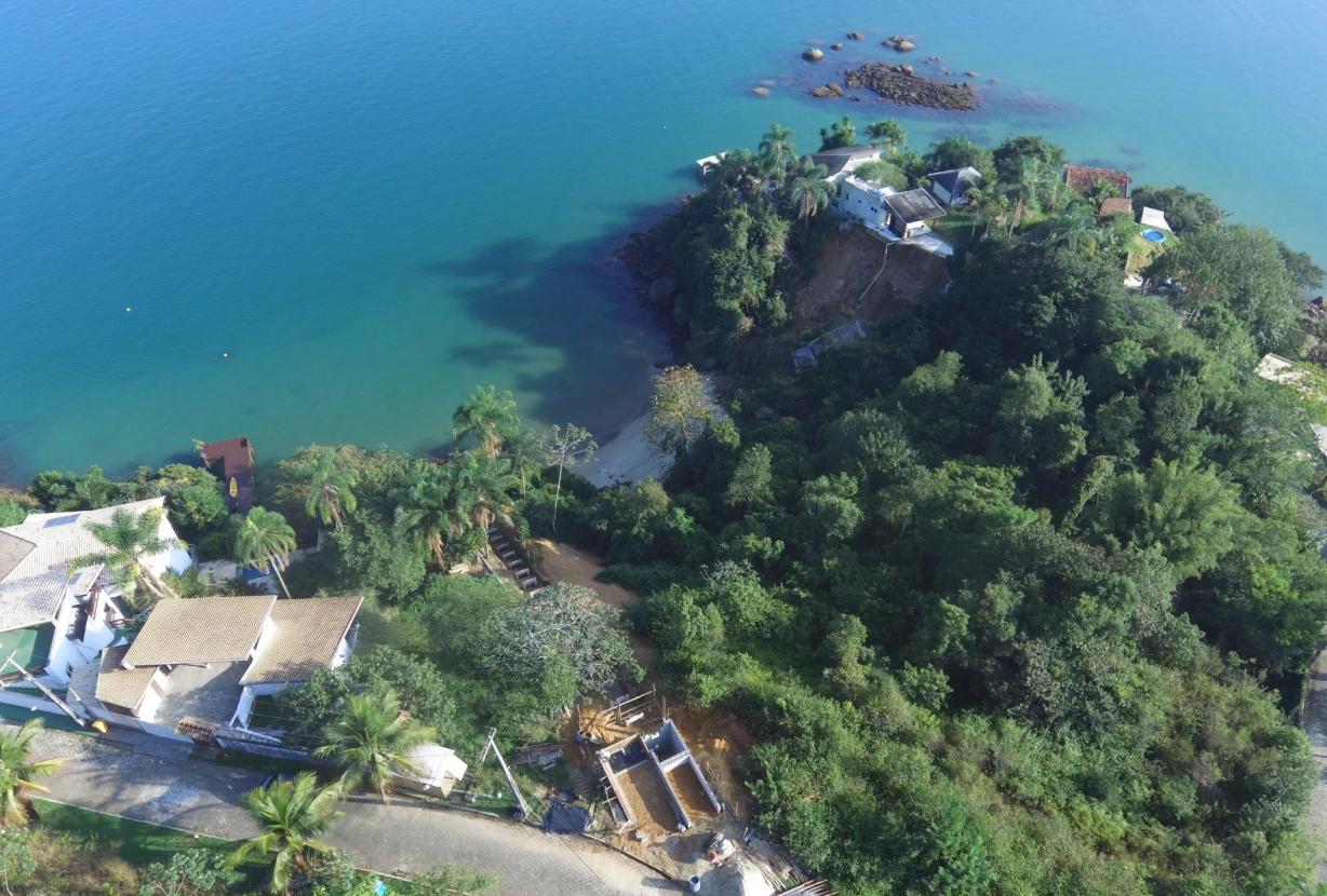Ang066 - Terreno beira-mar em Angra dos Reis