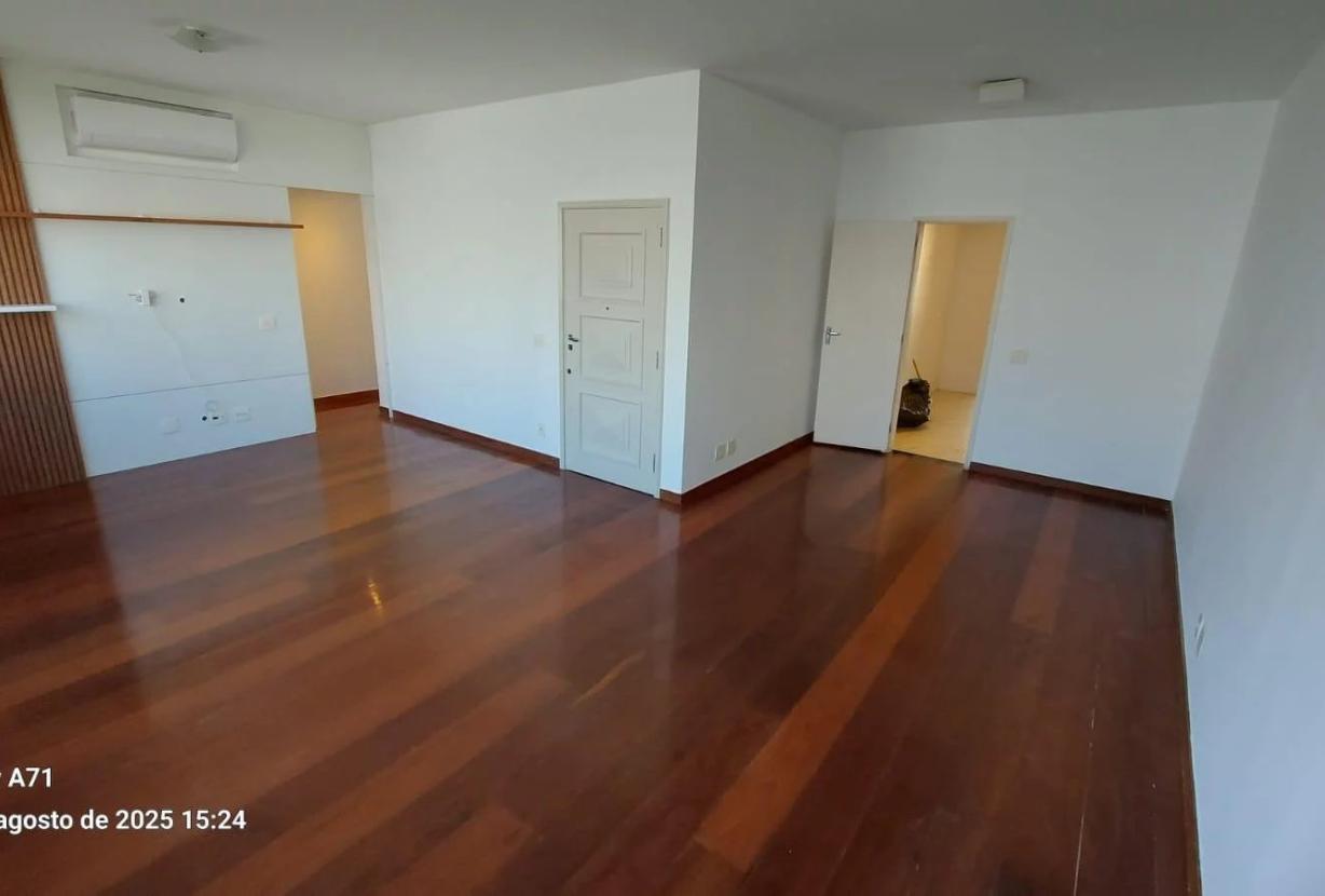 Charmoso apartamento idealmente localizado em Ipanema