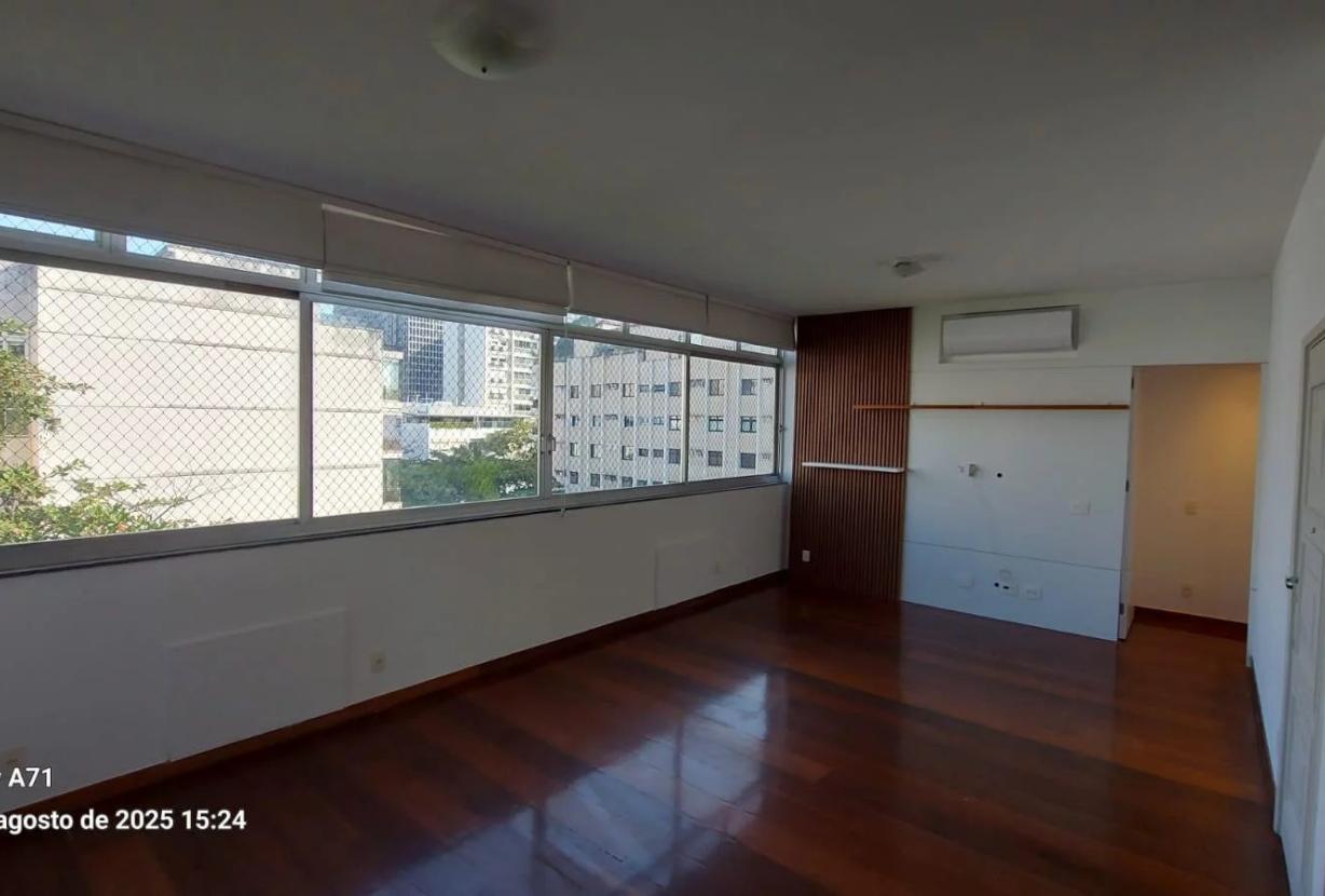 Charmoso apartamento idealmente localizado em Ipanema