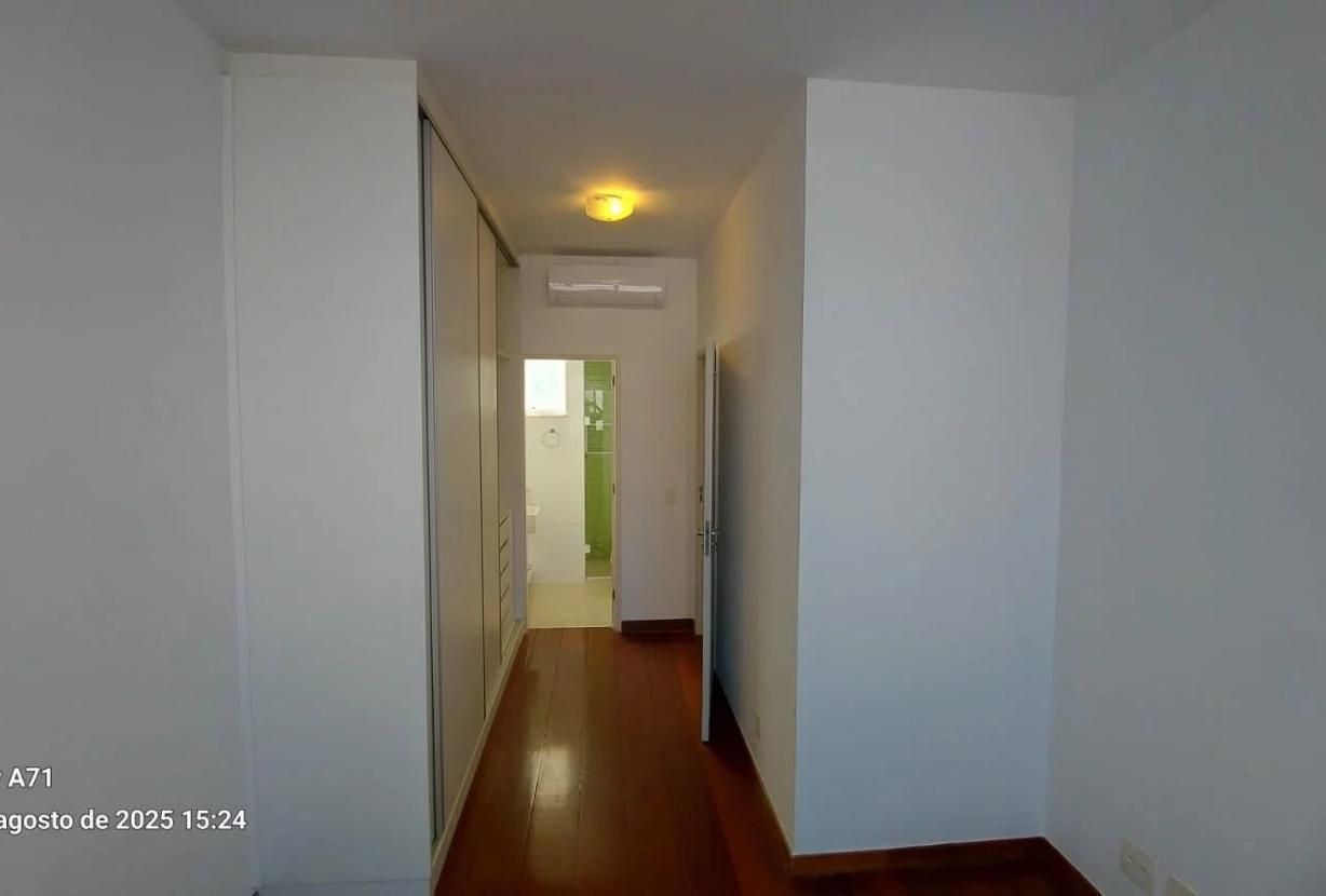 Charmoso apartamento idealmente localizado em Ipanema