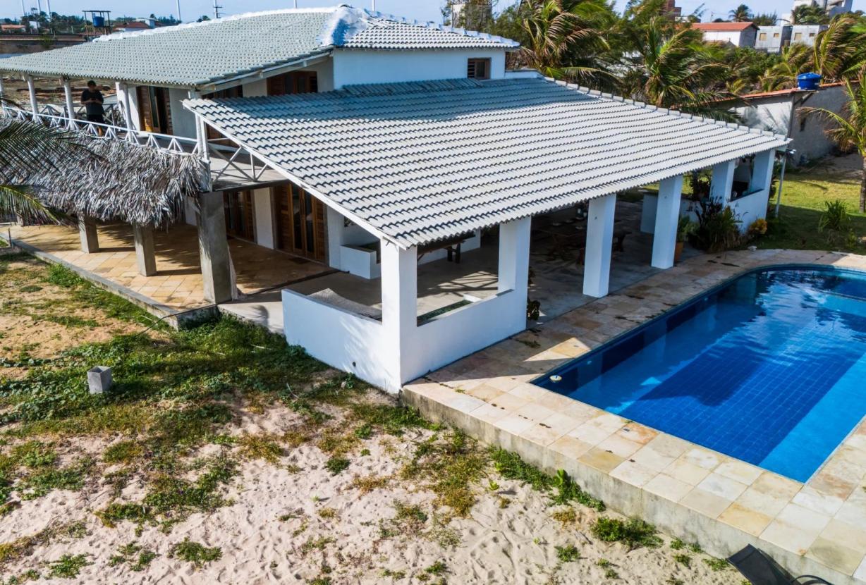 Villa frente a la playa con piscina y vista al mar - Cea083