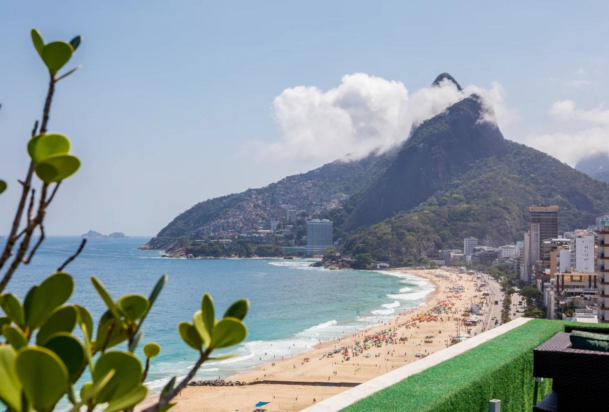 Rio040 - Cobertura mítica no alto do Itacurussá