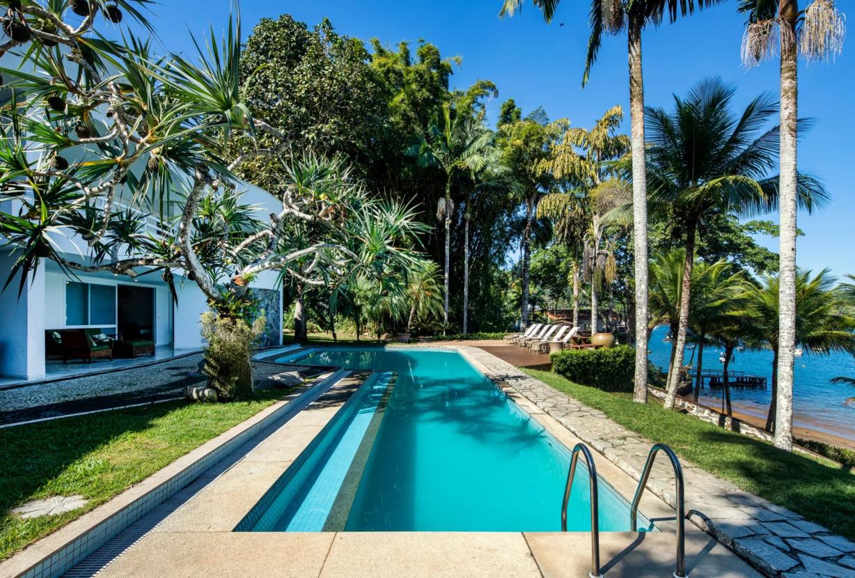 Ang019 - Amazing beach house by the sea in Angra dos Reis