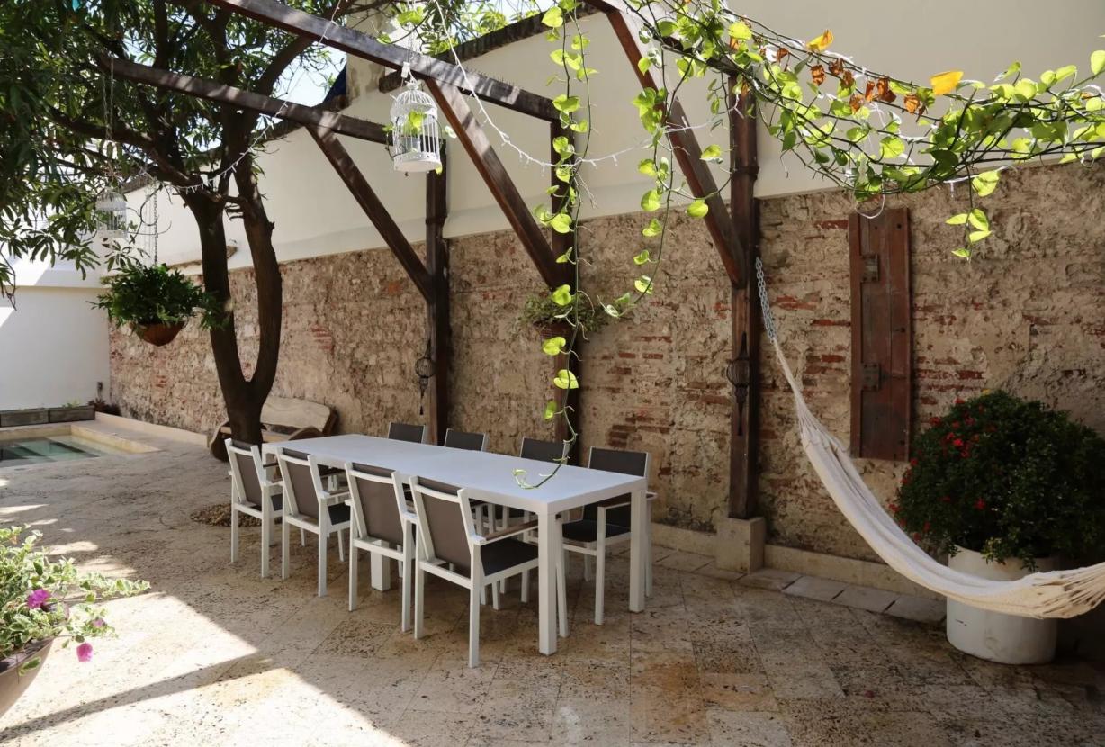 Car002 - Appartement de prestige avec piscine et terrasse