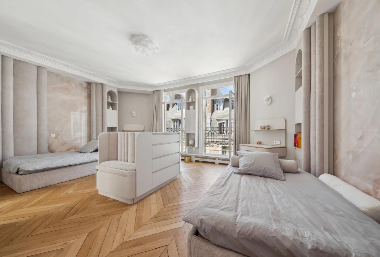 Par023 - Cobertura duplex excepcional com terraço e vista para a Torre Eiffel