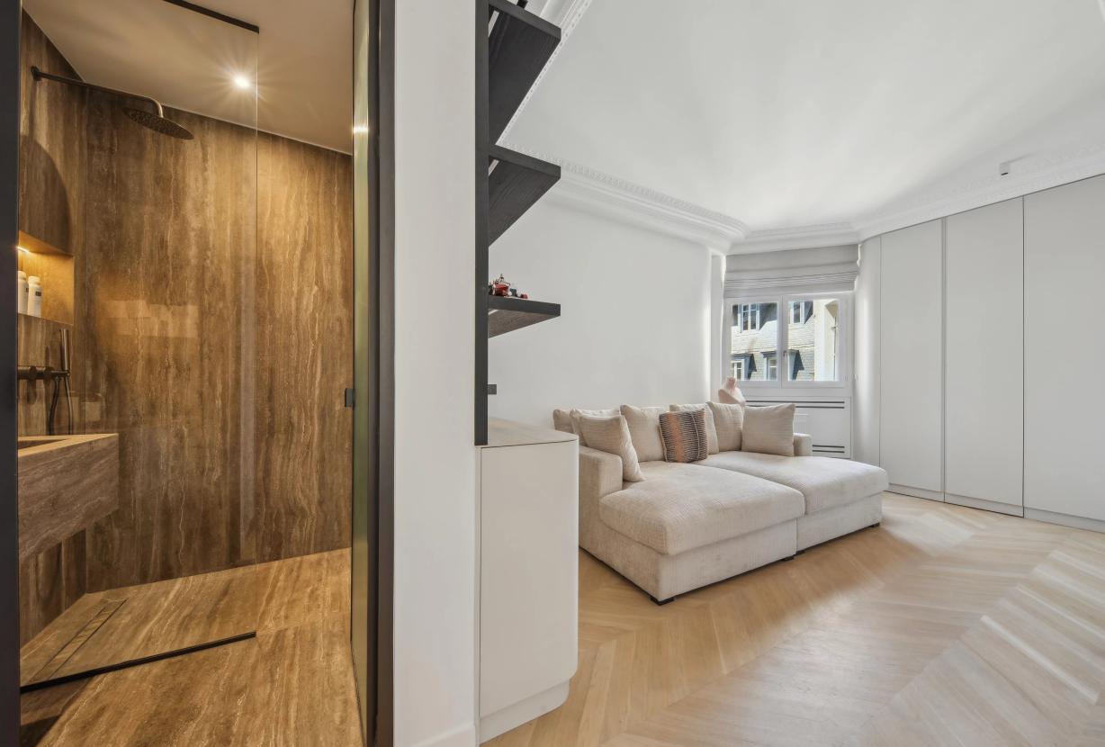 Par023 - Cobertura duplex excepcional com terraço e vista para a Torre Eiffel