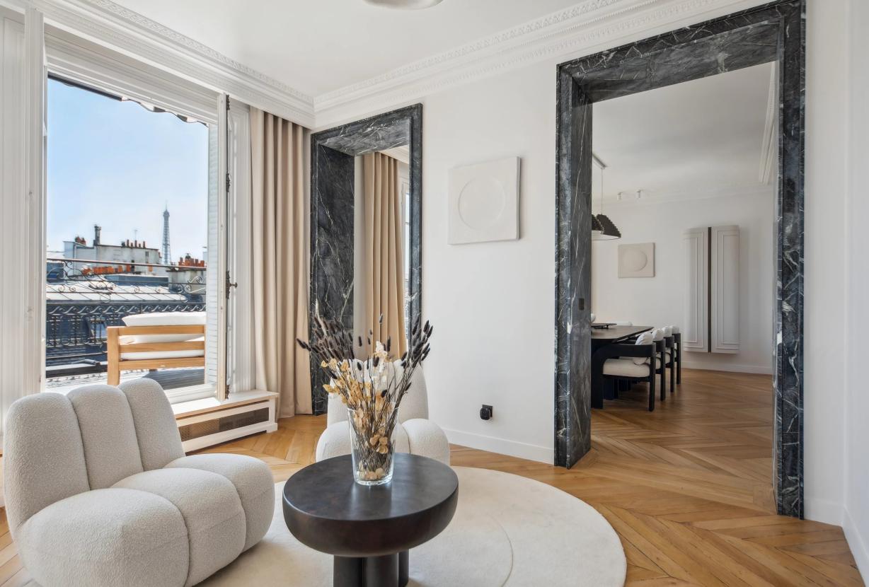 Par023 - Cobertura duplex excepcional com terraço e vista para a Torre Eiffel