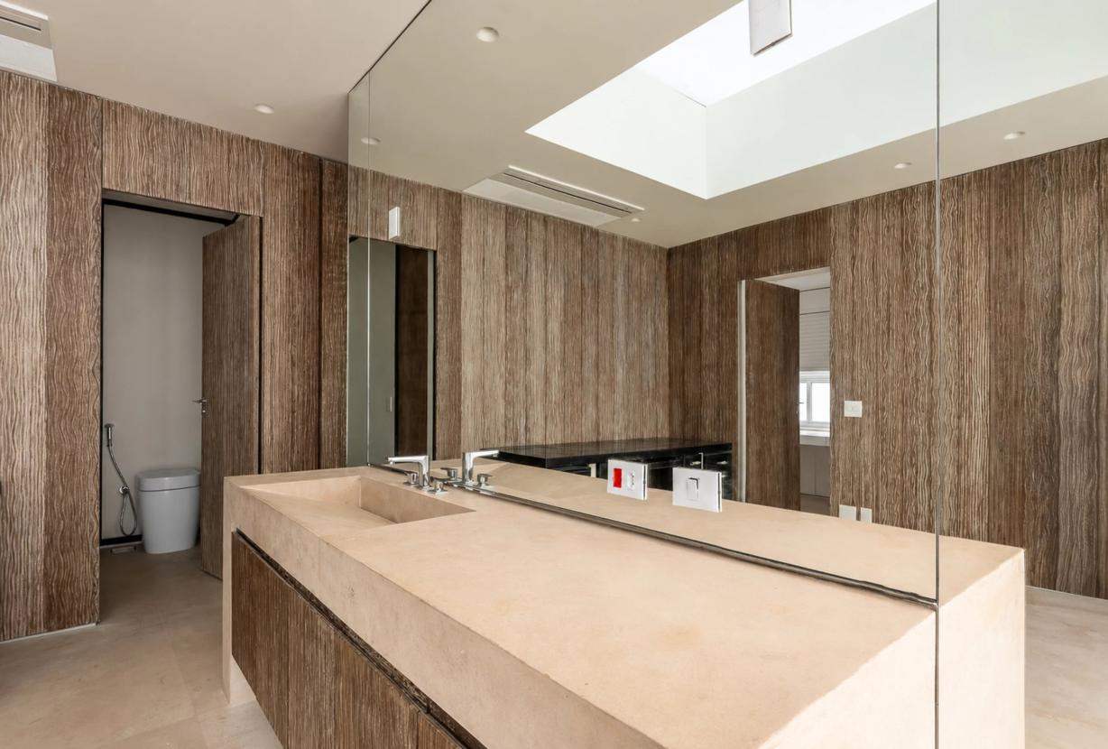 Rio312 - Fully renovated penthouse on Vieira Souto