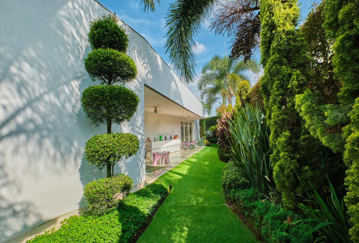 Cal007 - Smart single-level luxury residence in Cali