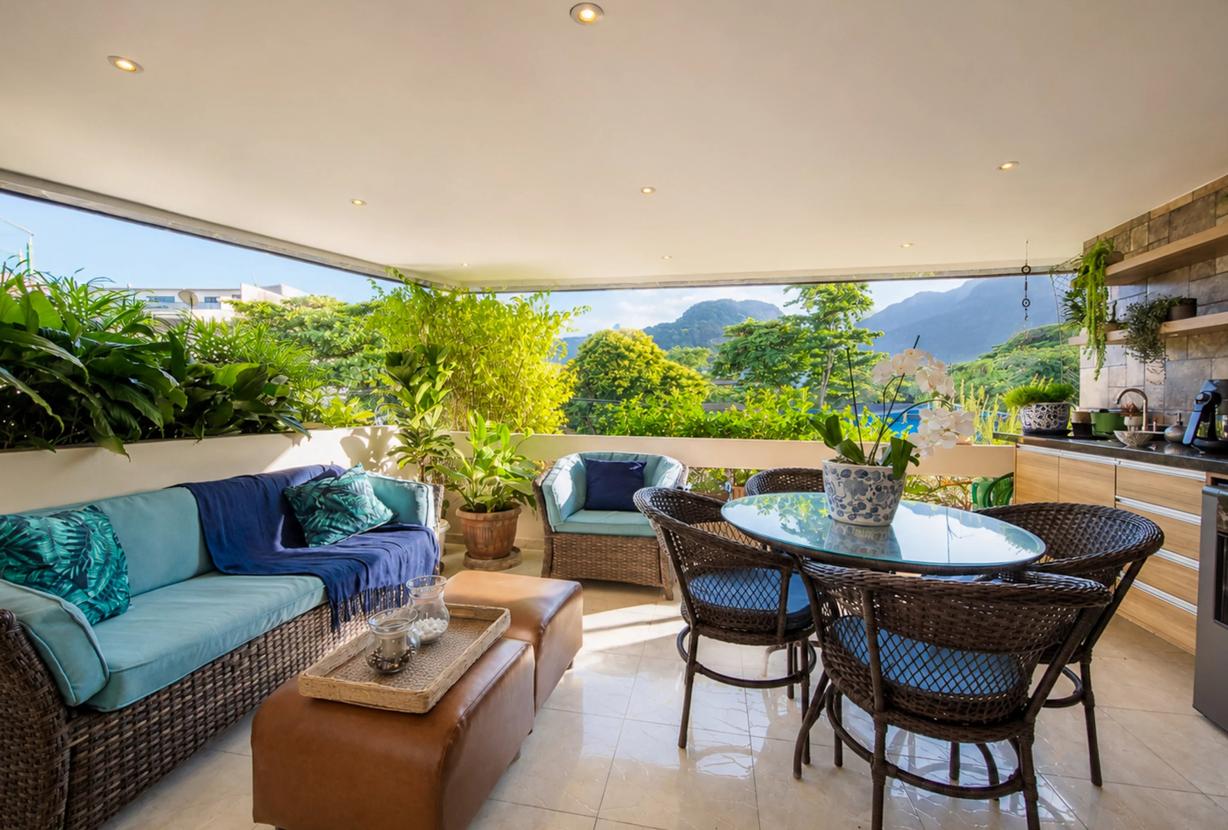 Rio369 - Renovated long-term rental apartment near the beach