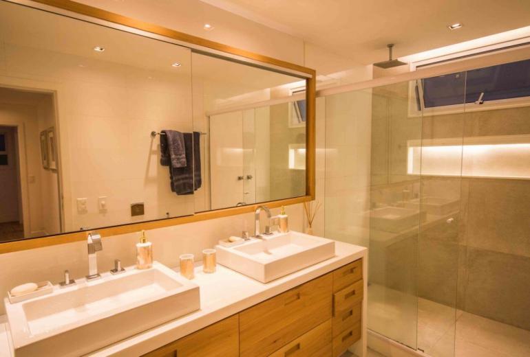 Rio125 - Charming 3 bedroom apartment in Copacabana