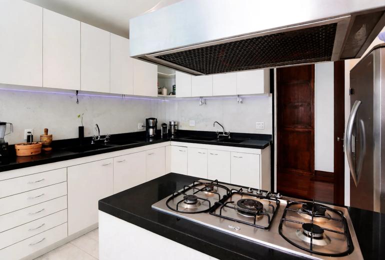 Rio047 - Penthouse duplex of 950m² with terrace and swimming pool for sale