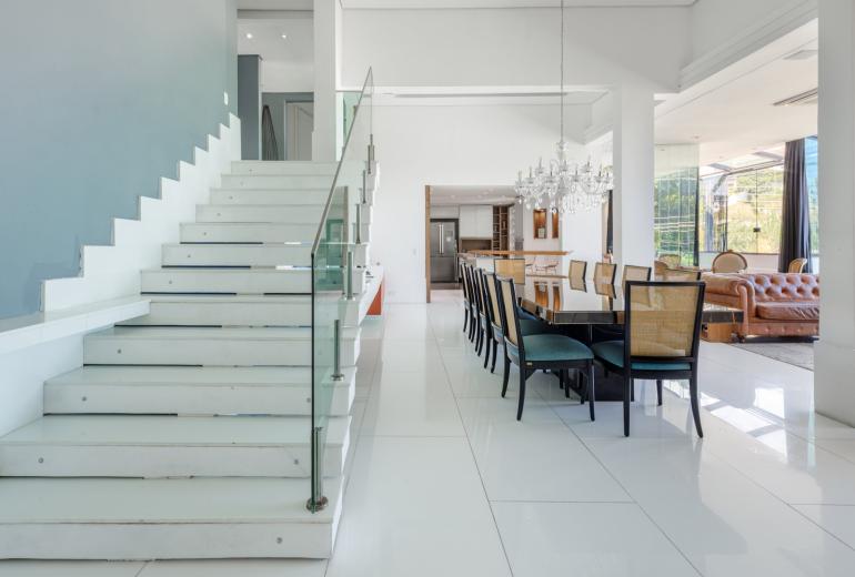 Rio052 - Beautiful villa with spectacular sea views in Joá