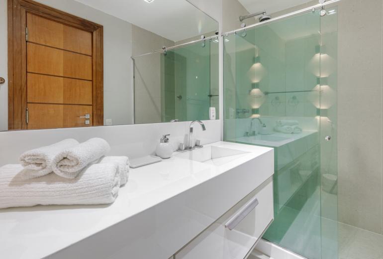 Rio052 - Beautiful villa with spectacular sea views in Joá