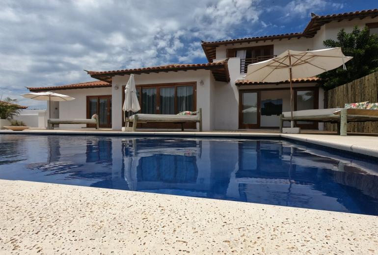 Buz049 - 9 bedroom house in Ferradura beach