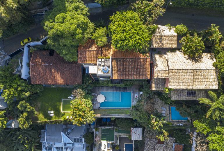 Rio103 - Hermosa casa renovada con piscina en Sao Conrado