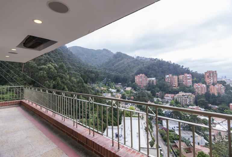 Bog413 - Three bedroom apartment for sale in Chico, Bogota