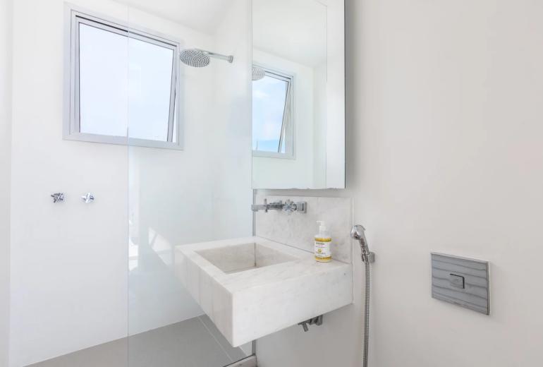 Rio116 - Exceptional newly renovated penthouse in Ipanema