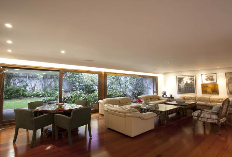 Bog284 - Spectacular two-story house with backyard in Bogota