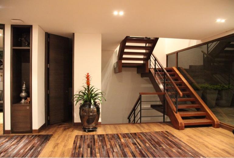 Bog289 - Elegant three-level house with 3 bedrooms in Bogota