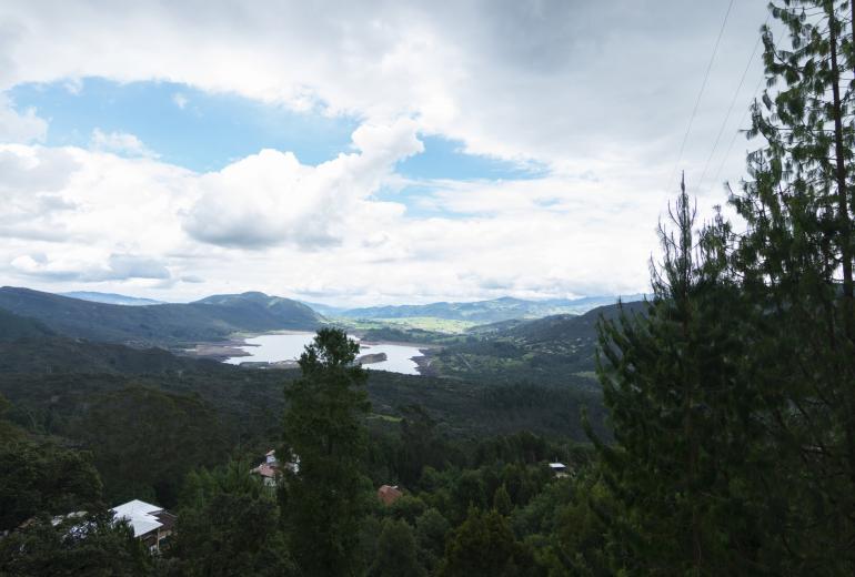 Bog157 - Casa em La Calera com três níveis com vista