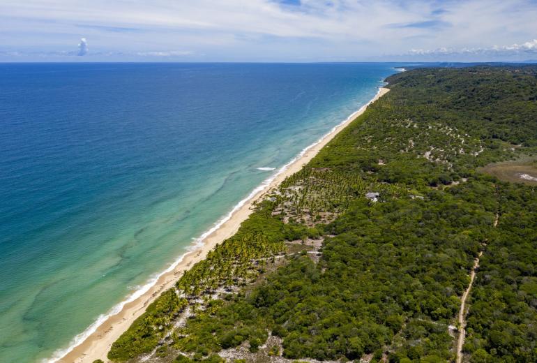 Bah705 - Large plot in Itacaré