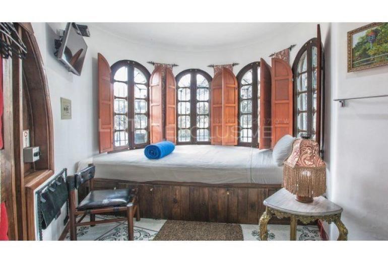 Bog262 - Spanish-style colonial house