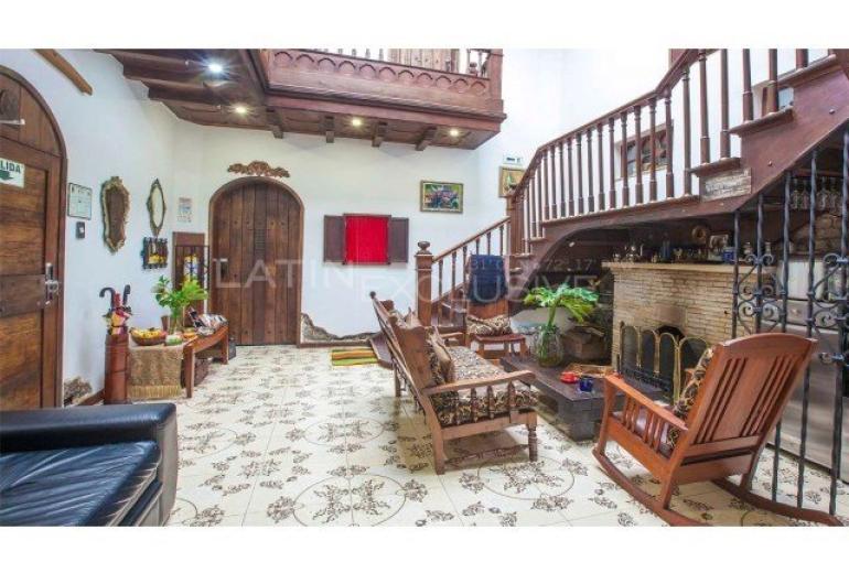 Bog262 - Spanish-style colonial house