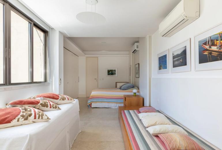 Rio038 - Design & Sea — Contemporary Duplex by Paula Neder