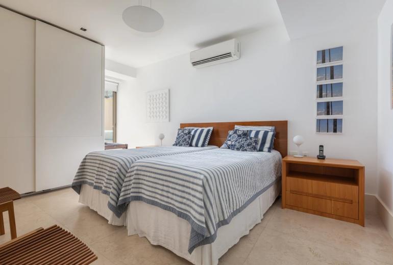 Rio038 - Design & Sea — Contemporary Duplex by Paula Neder