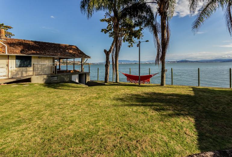 Flo542 - Linda villa frente mar em Florianópolis