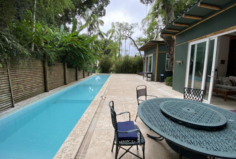 Rio412 - Linda casa com jardins e piscina na Gávea