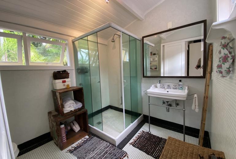 Rio412 - Linda casa com jardins e piscina na Gávea