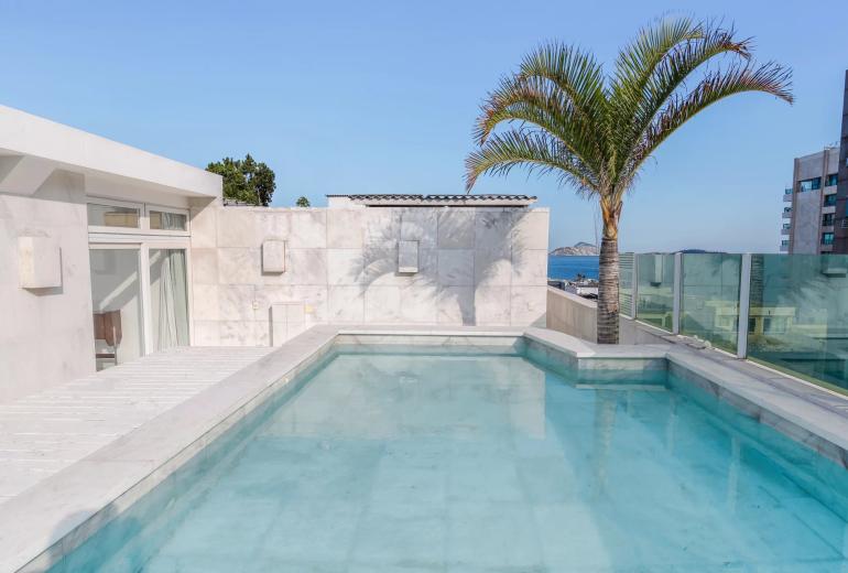 Rio044 - Cobertura com piscina para venda em Ipanema