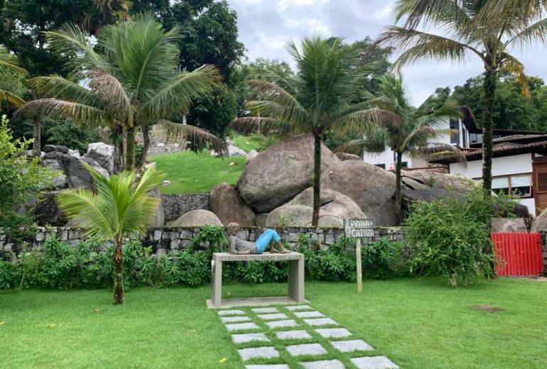 Luxurious Retreat in Angra dos Reis: 6-Bedroom House for Sale