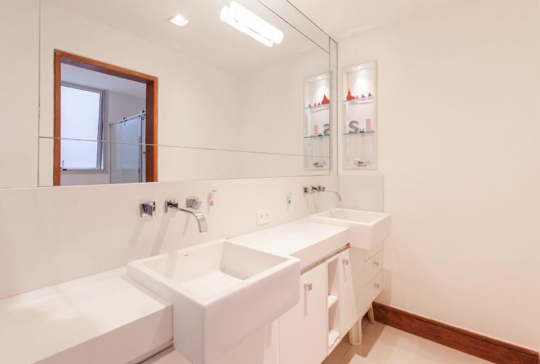 Rio248 - Charming apartment with 3 suites in Copacabana