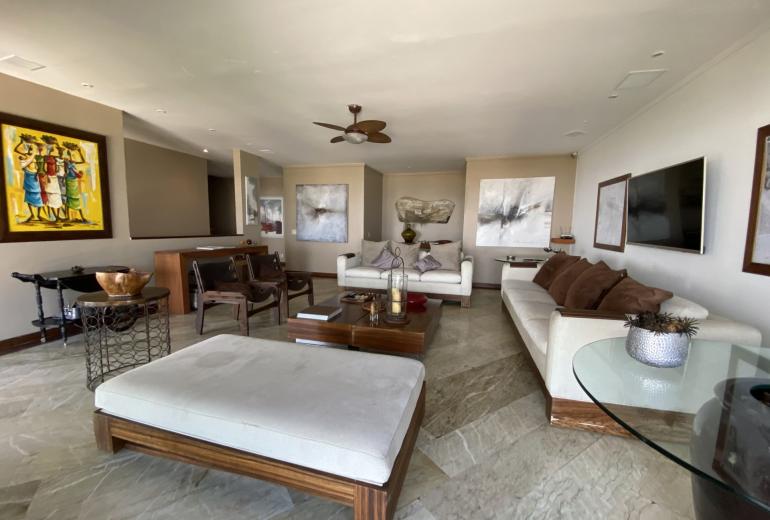 Rio357 - Charming villa with pool and 5 suites in Joá