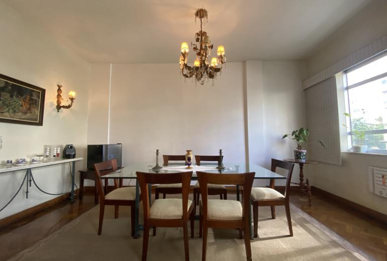 Rio213 - Classic 3-bedroom apartment in Leblon