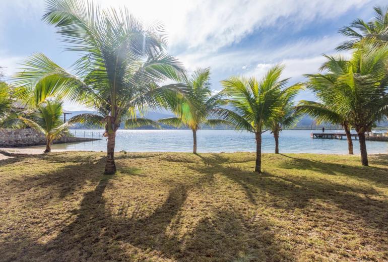 Ang049 - Hermosa casa en una isla en Angra dos Reis