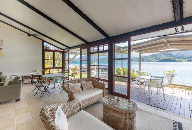 Ang049 - Hermosa casa en una isla en Angra dos Reis